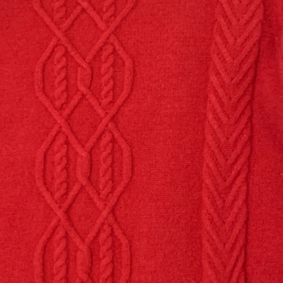 3/$25✨ Soft Cableknit ♥️ Red Sweater - Picture 2 of 6